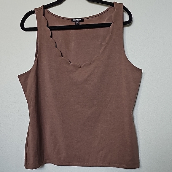 Express Girly Sleeveless brown scallop neck Stretchy tank XL - Picture 1 of 6